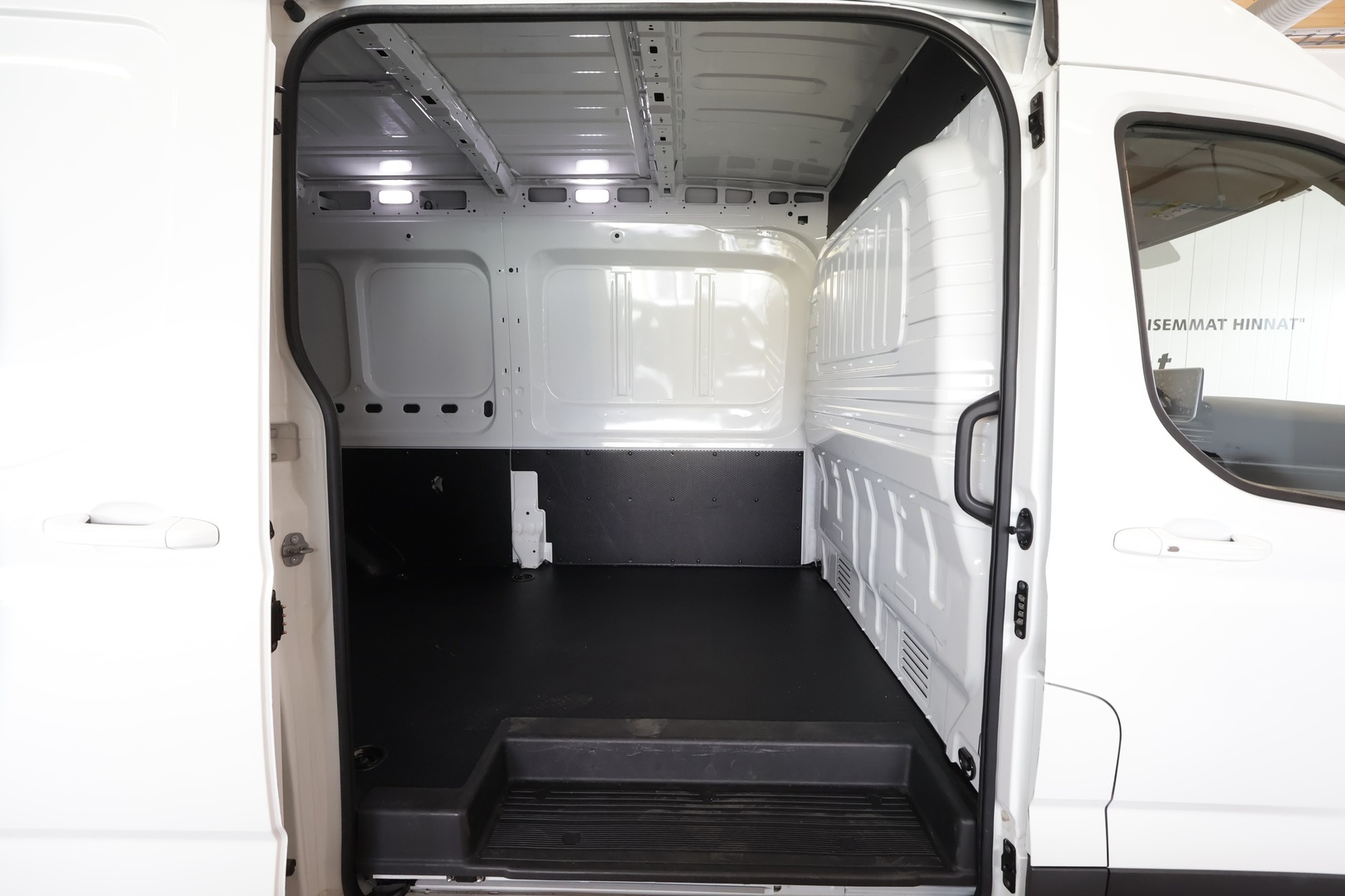MAXUS E-DELIVER 9 2024