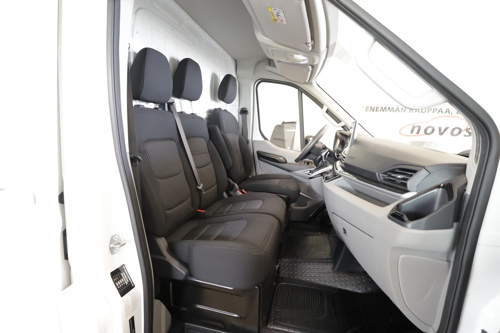 MAXUS E-DELIVER 9 2024
