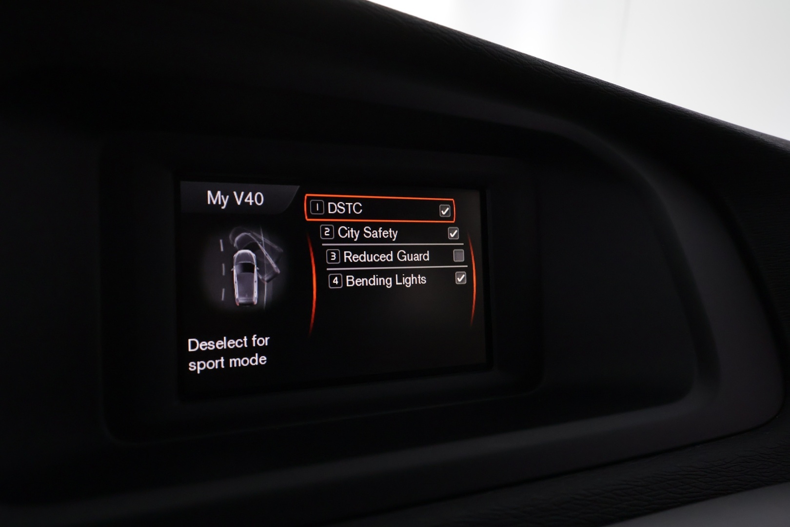 VOLVO V40 2013