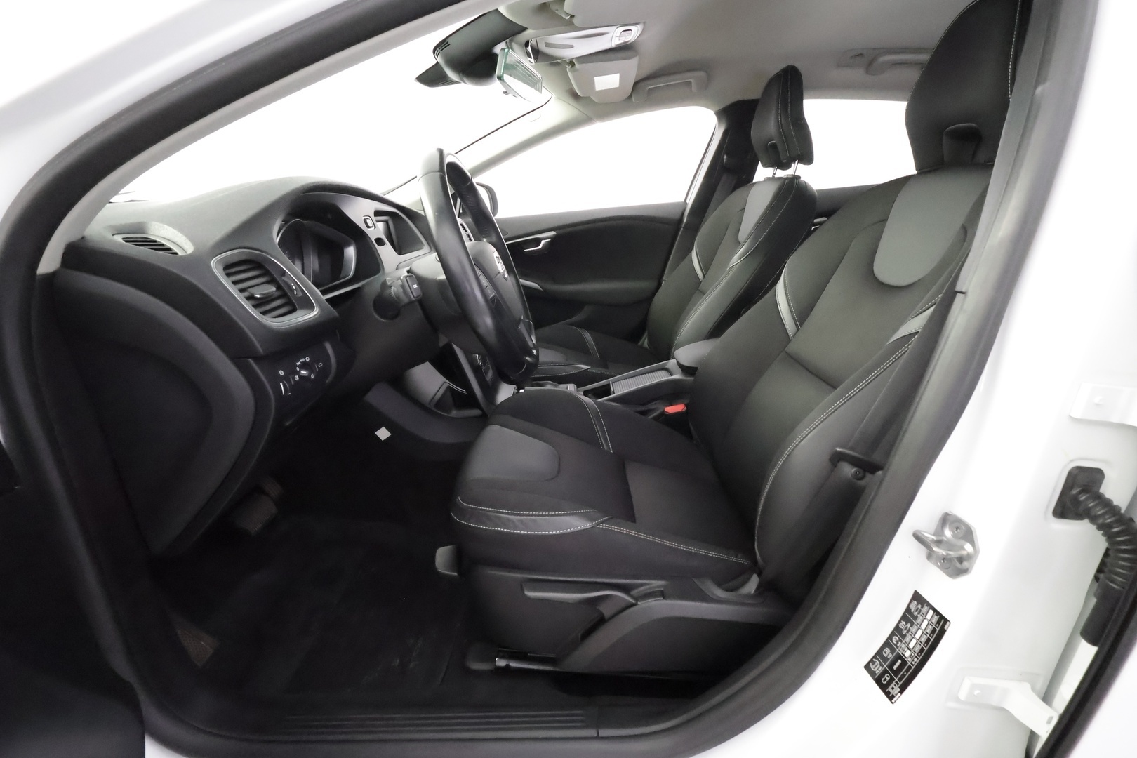 VOLVO V40 2013