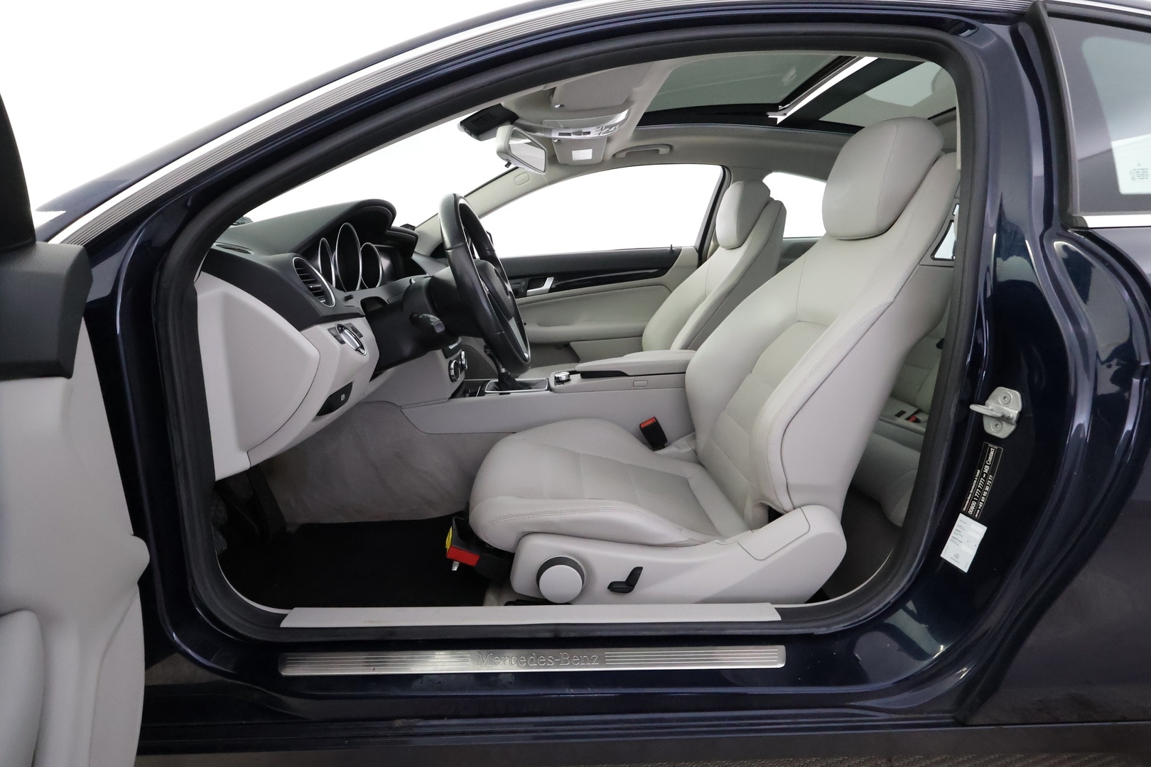 MERCEDES-BENZ C 2012