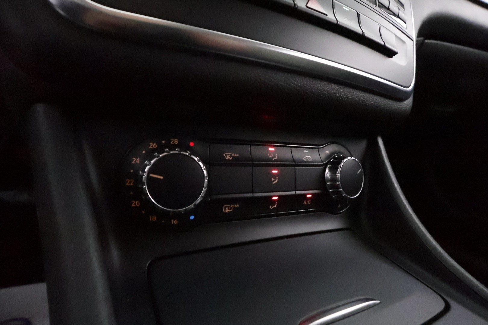 MERCEDES-BENZ CLA 2014