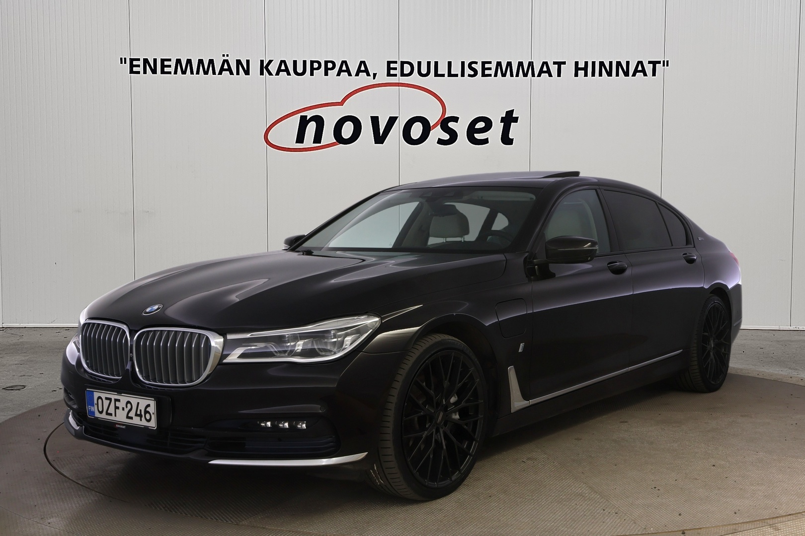 BMW 740 2016