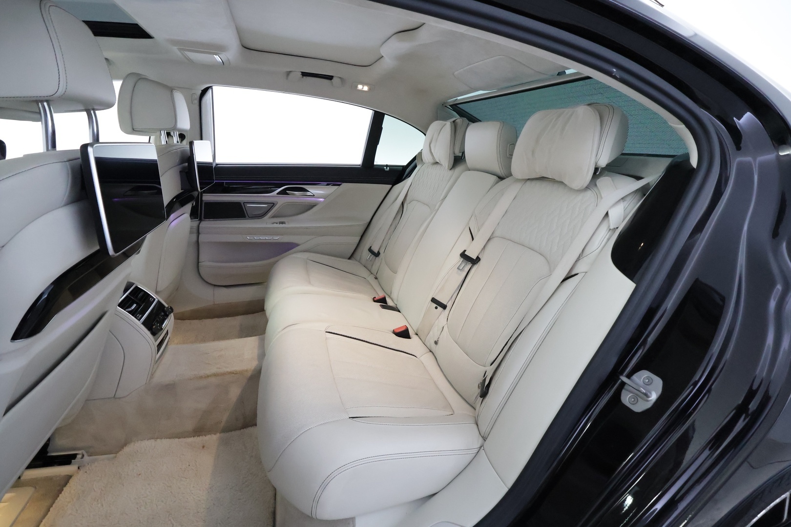 BMW 740 2016