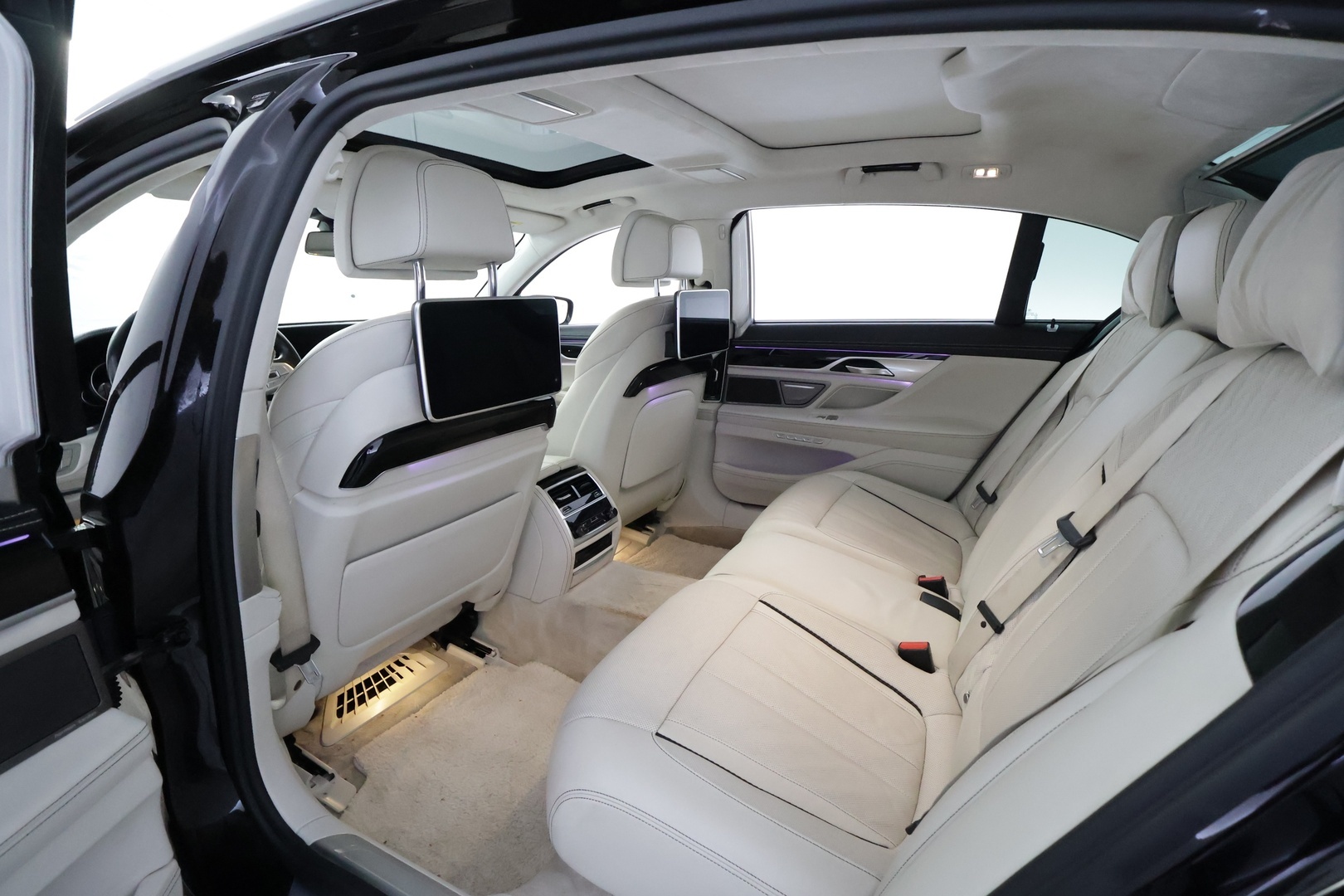 BMW 740 2016