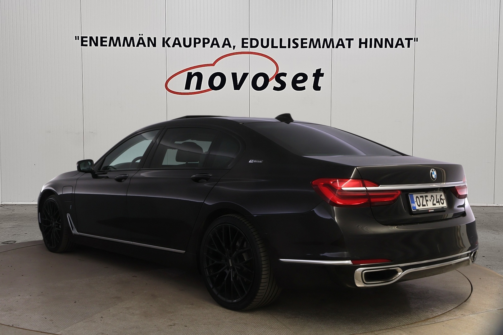 BMW 740 2016