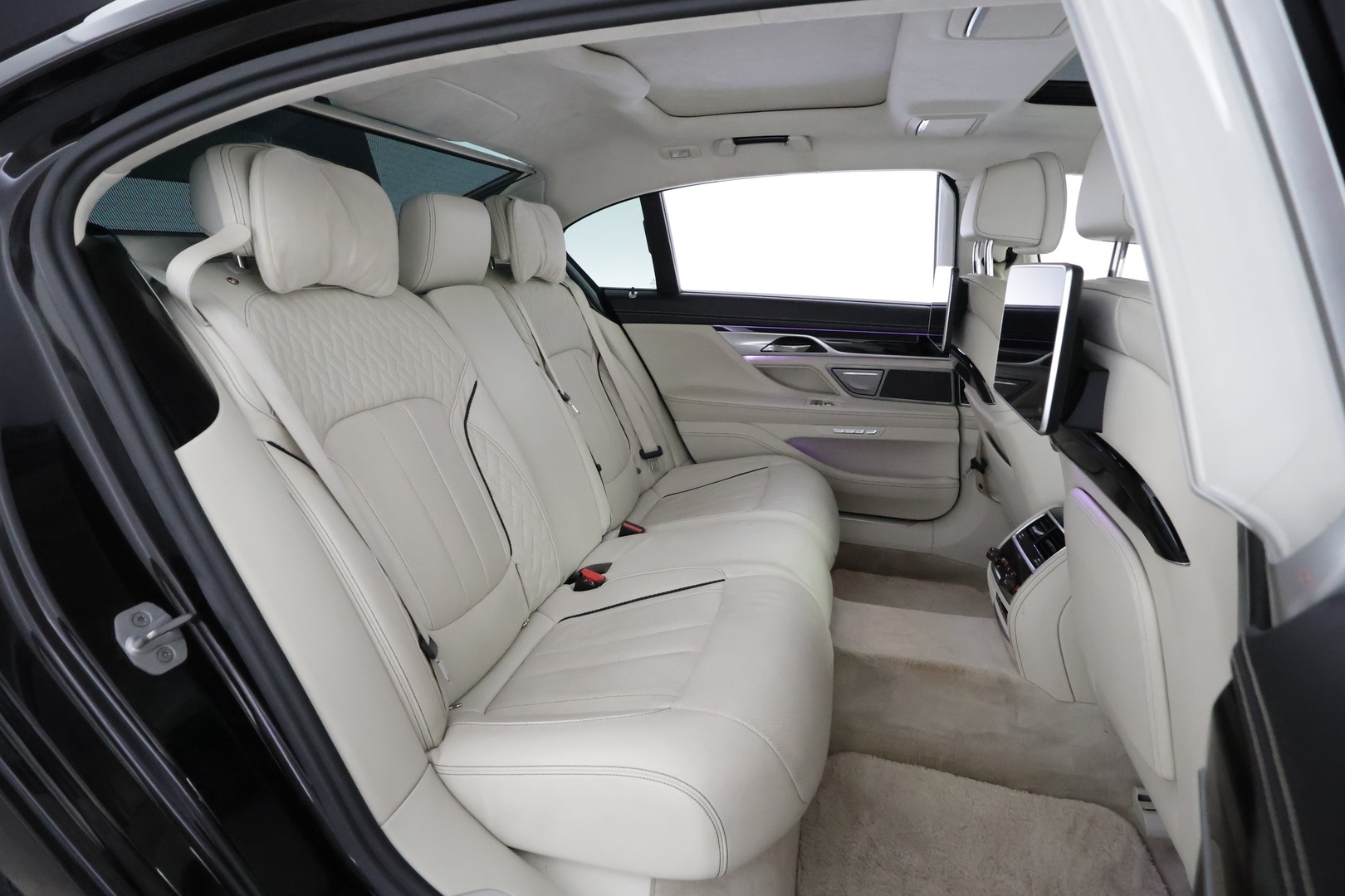 BMW 740 2016