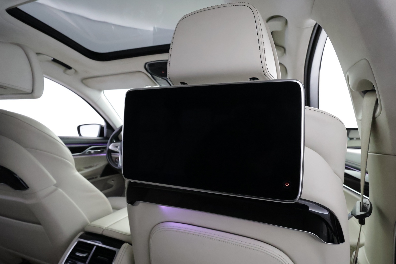 BMW 740 2016