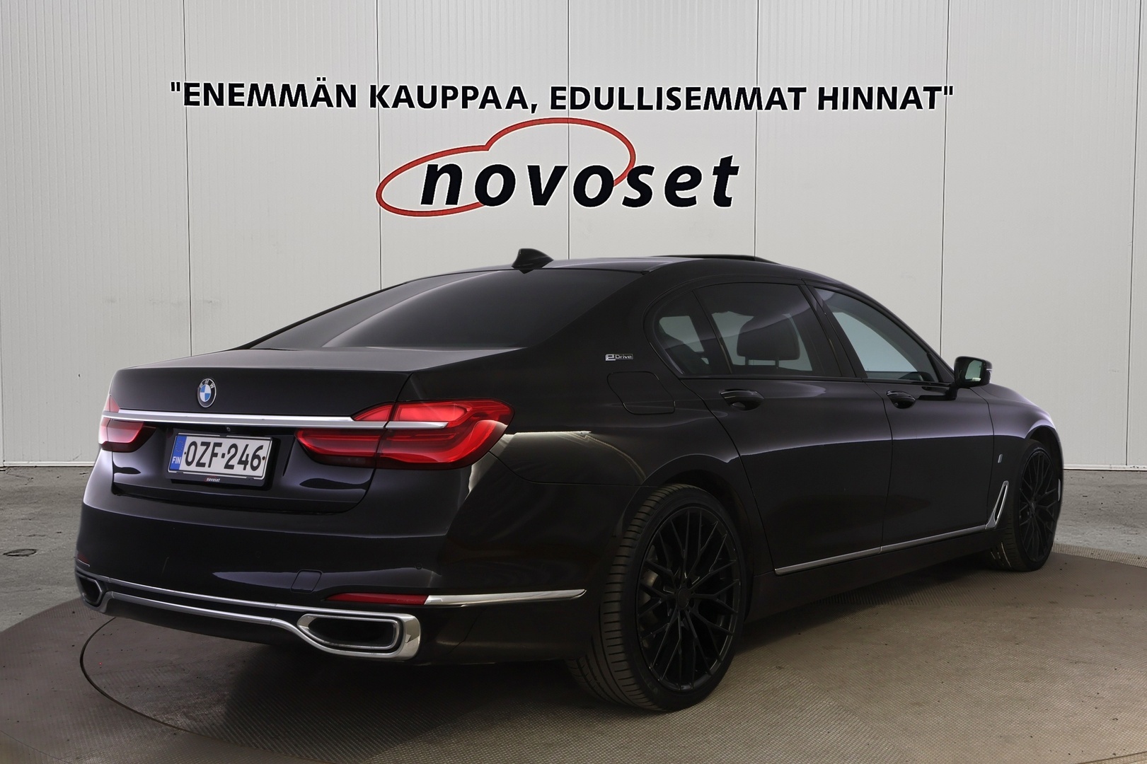 BMW 740 2016