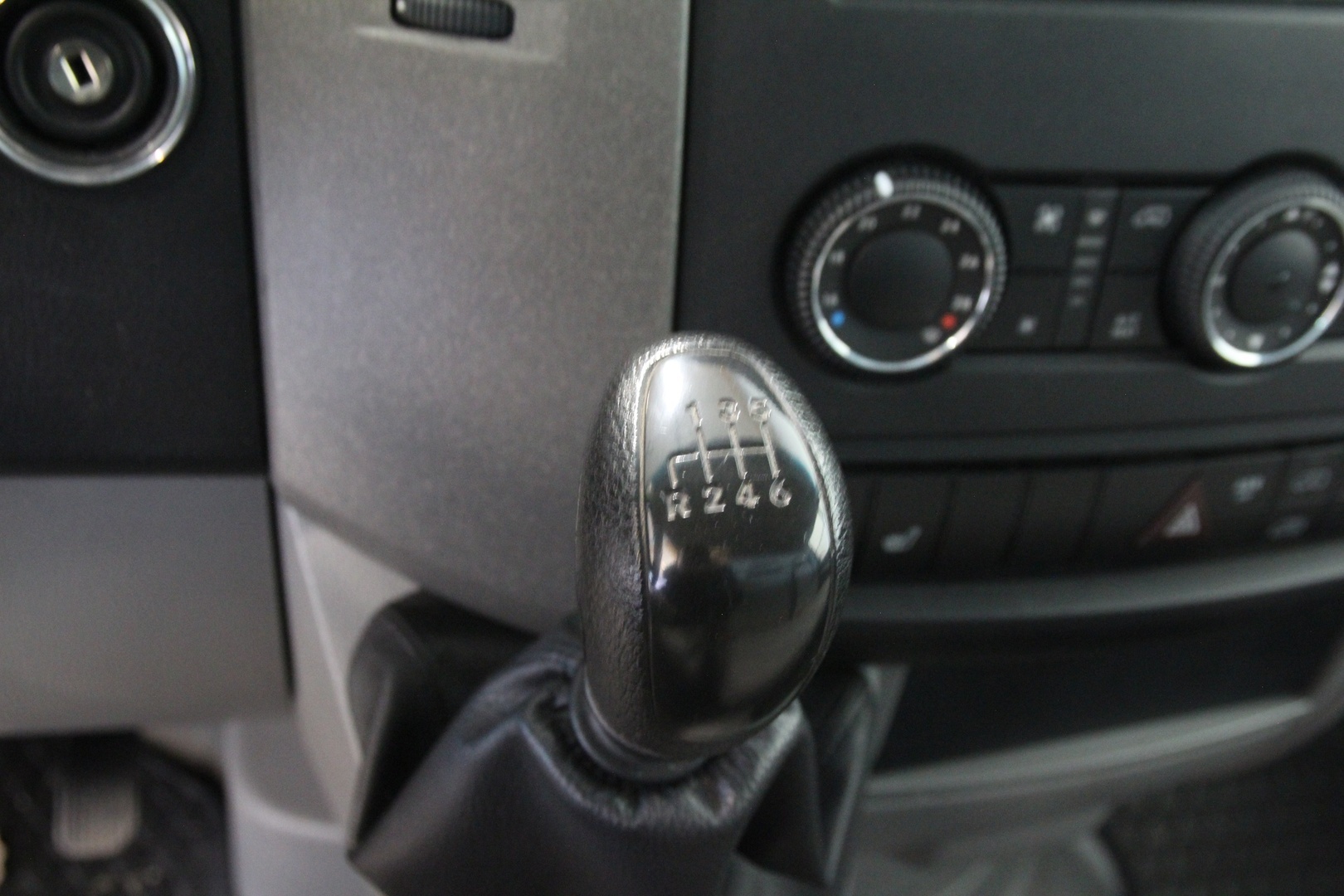 VOLKSWAGEN Crafter 2011