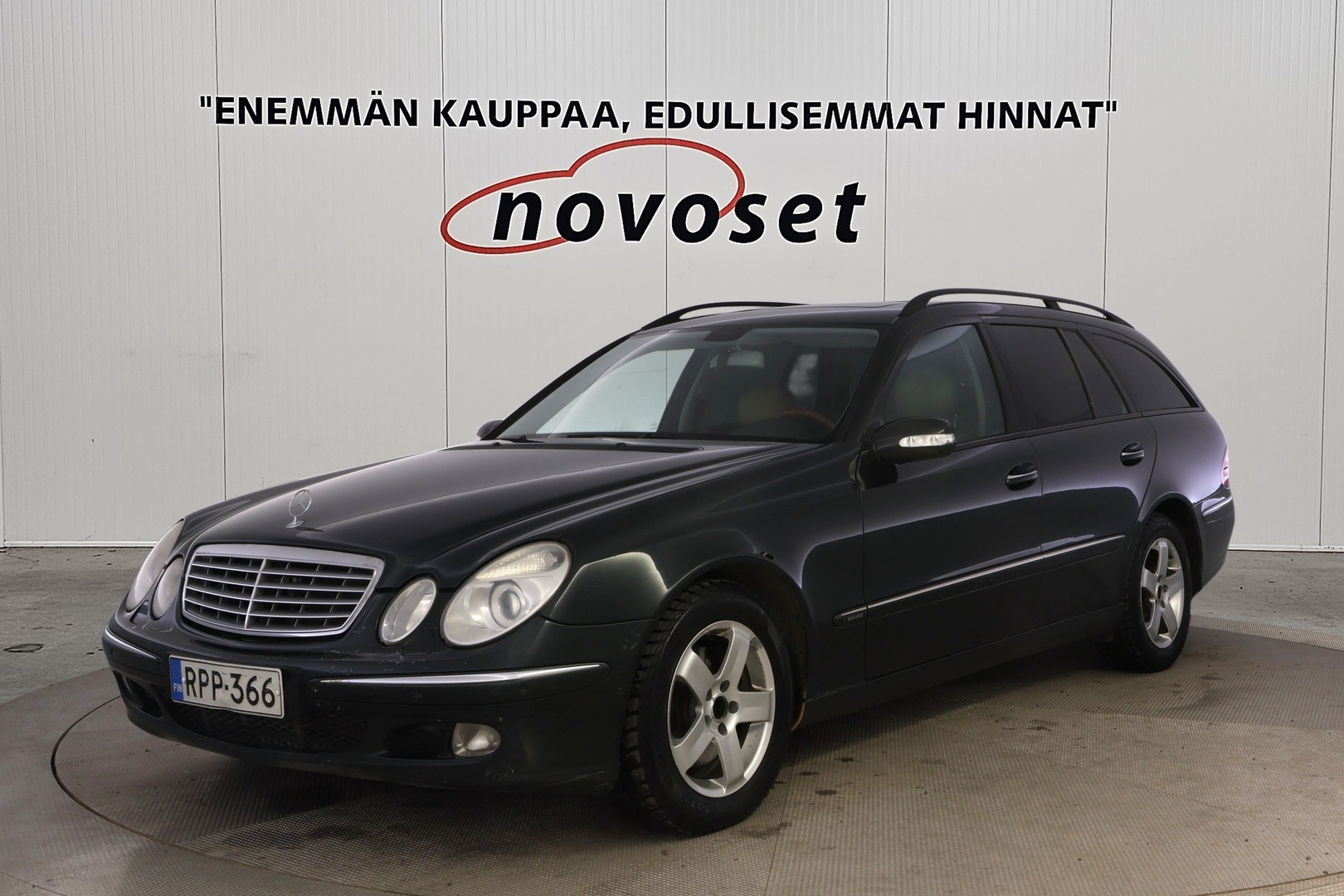 MERCEDES-BENZ E 2004