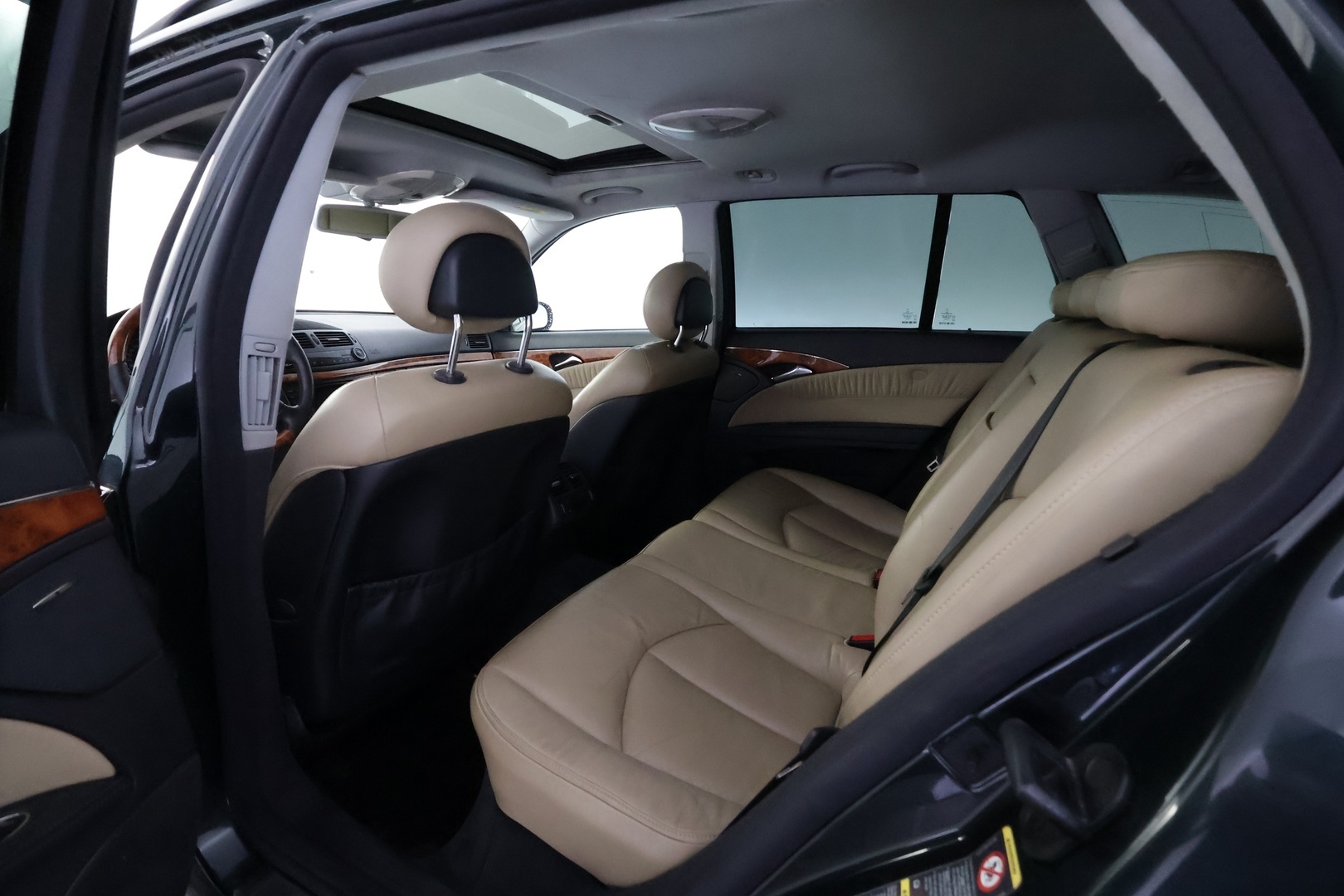 MERCEDES-BENZ E 2004