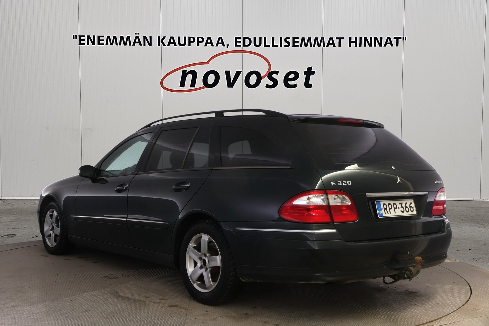 MERCEDES-BENZ E 2004