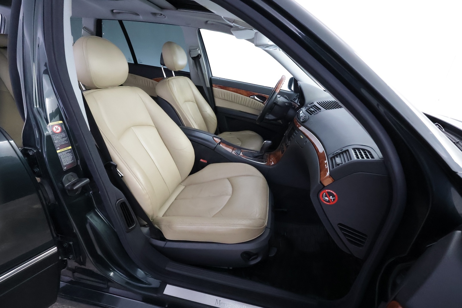 MERCEDES-BENZ E 2004