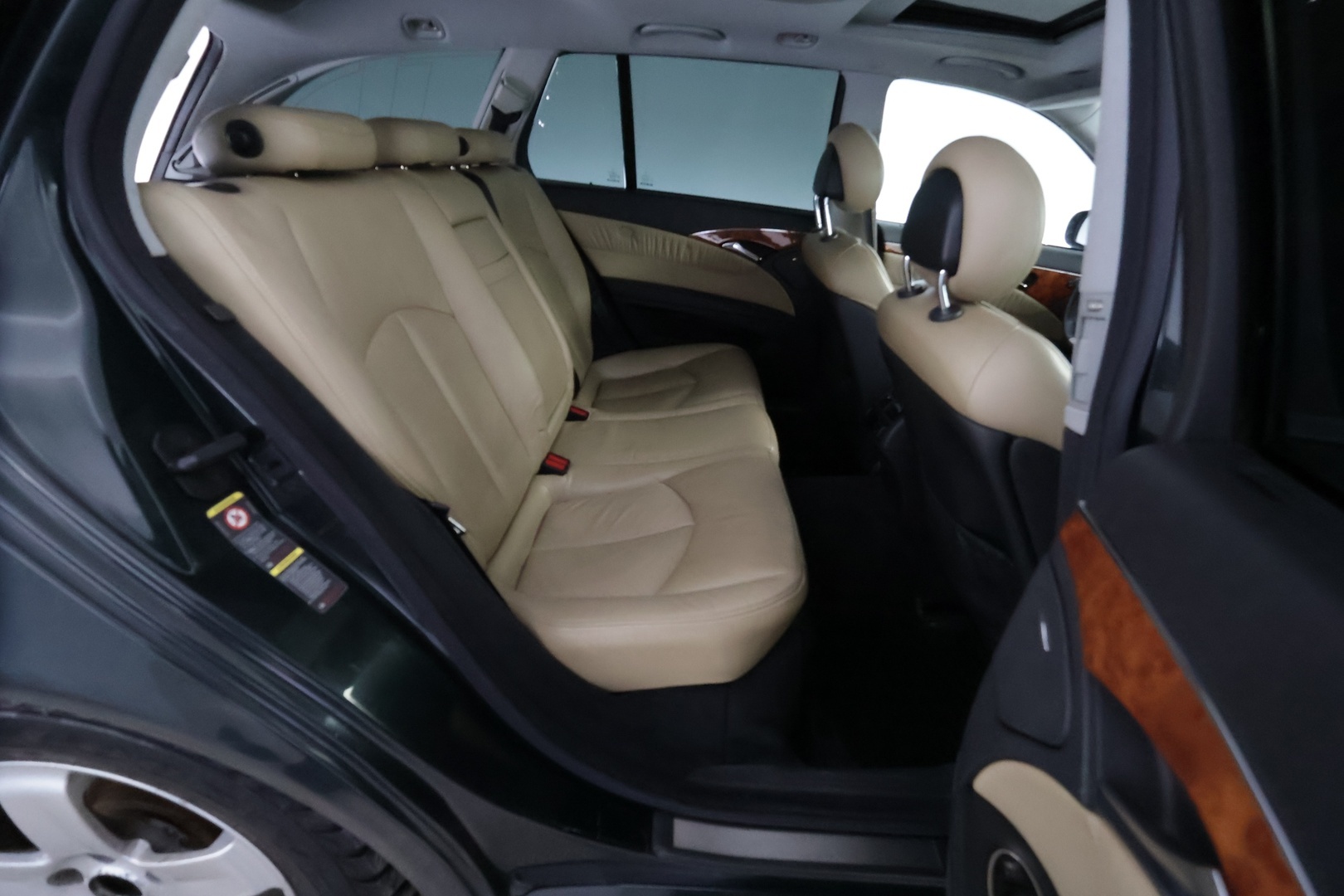 MERCEDES-BENZ E 2004