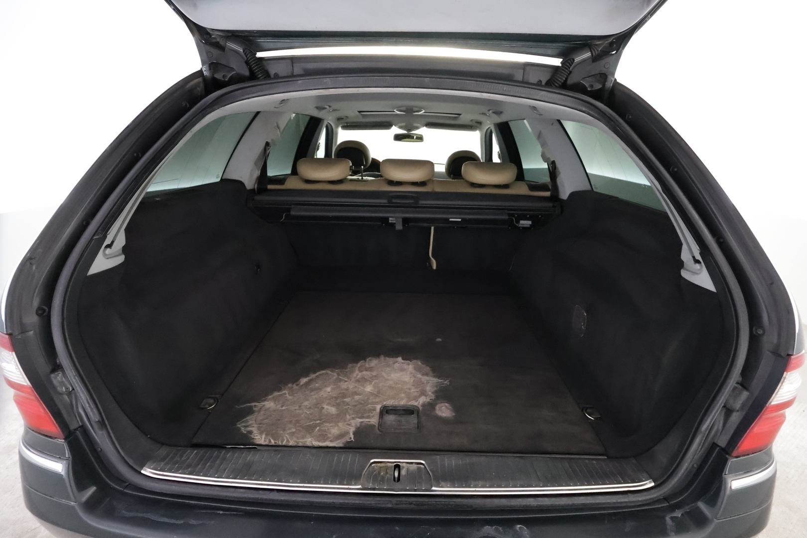 MERCEDES-BENZ E 2004