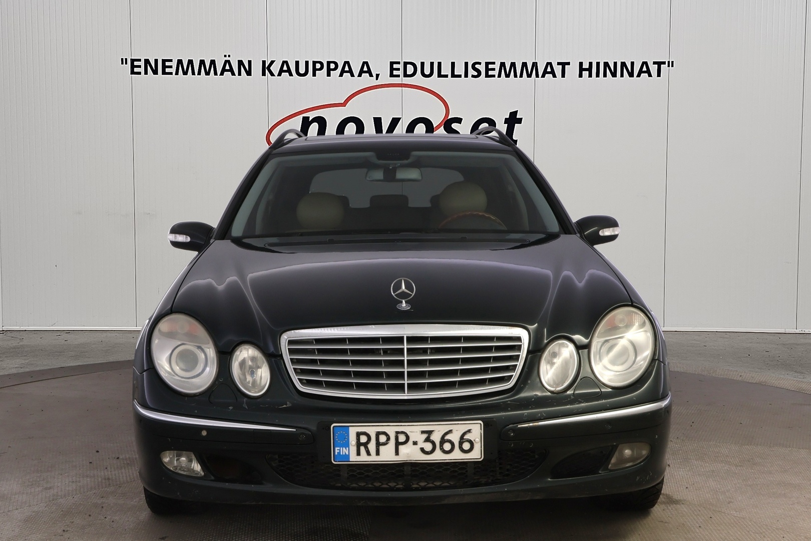 MERCEDES-BENZ E 2004