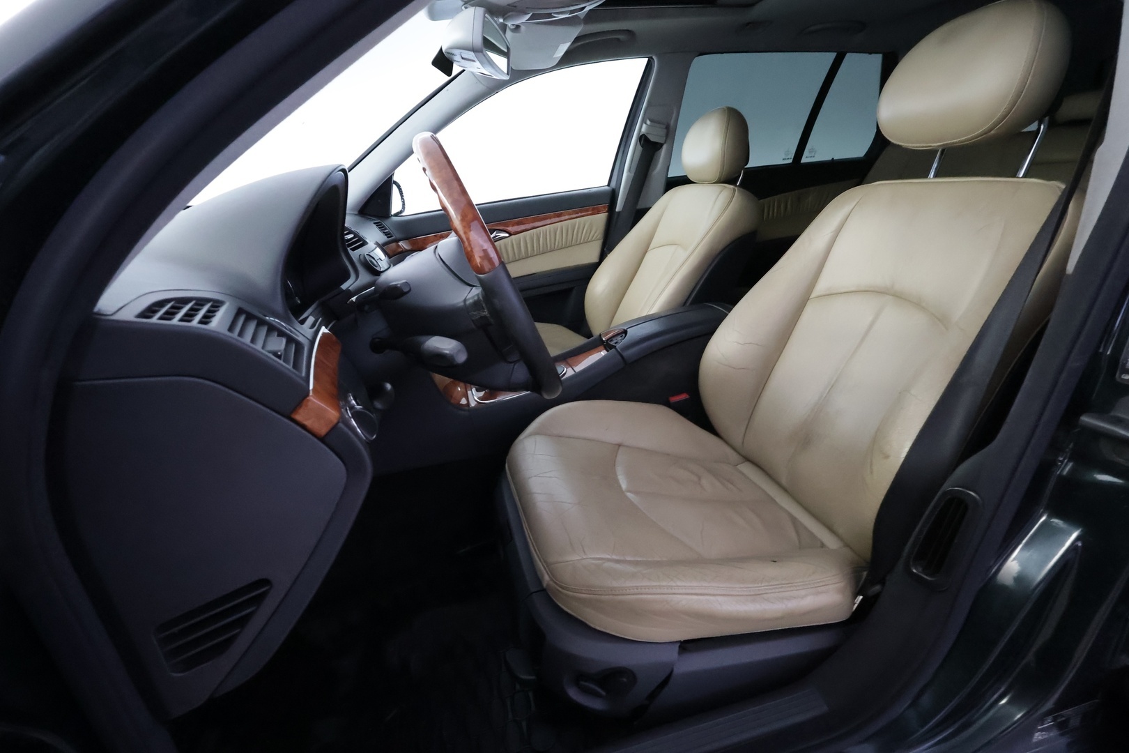 MERCEDES-BENZ E 2004