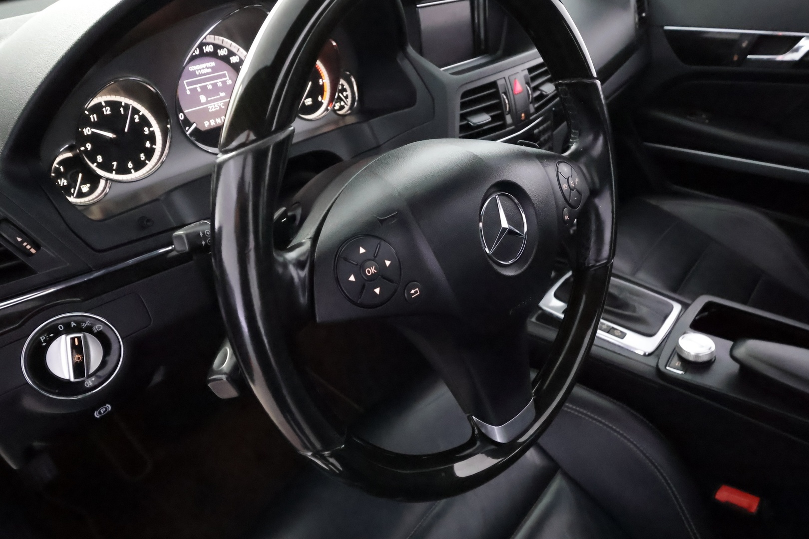 MERCEDES-BENZ E 2009