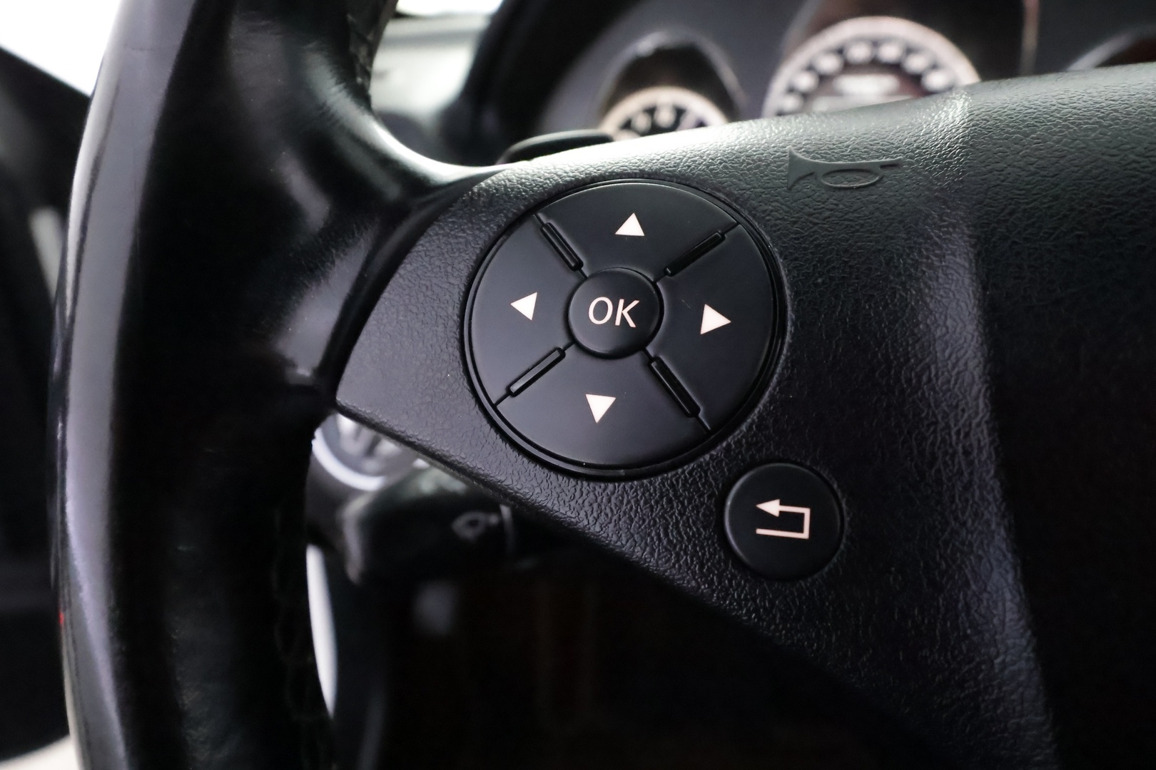 MERCEDES-BENZ E 2009