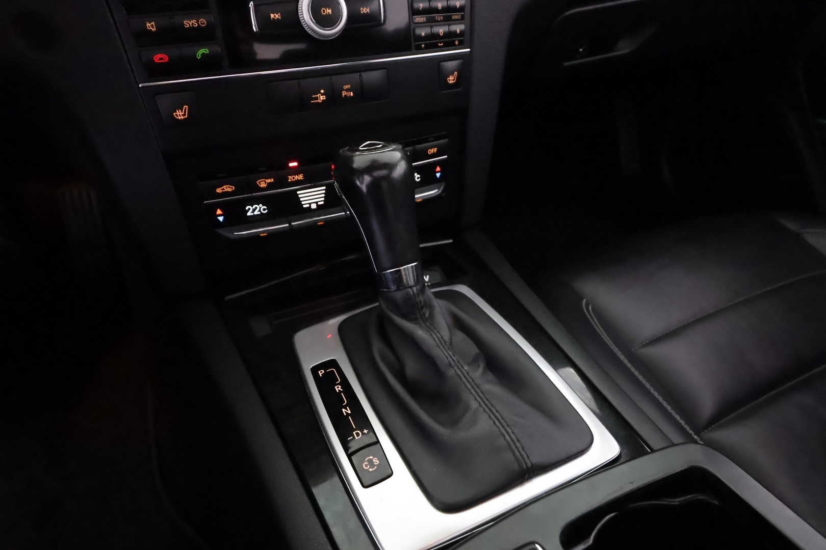 MERCEDES-BENZ E 2009