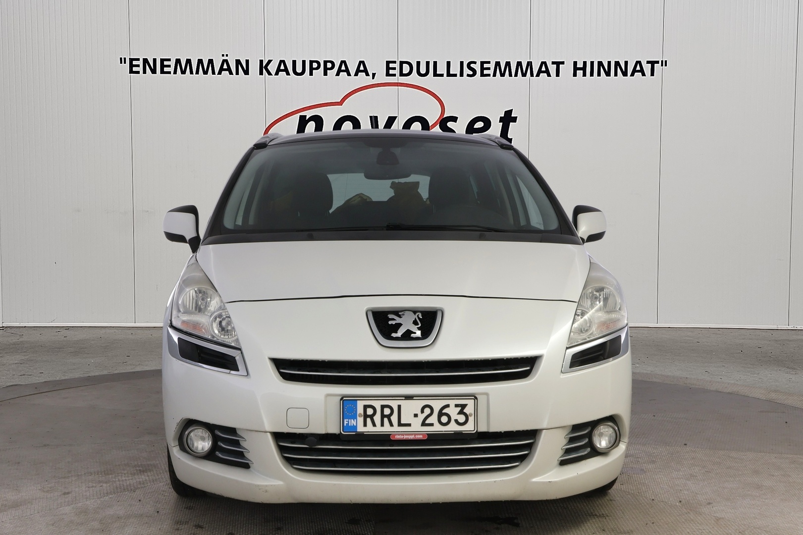 PEUGEOT 5008 2013
