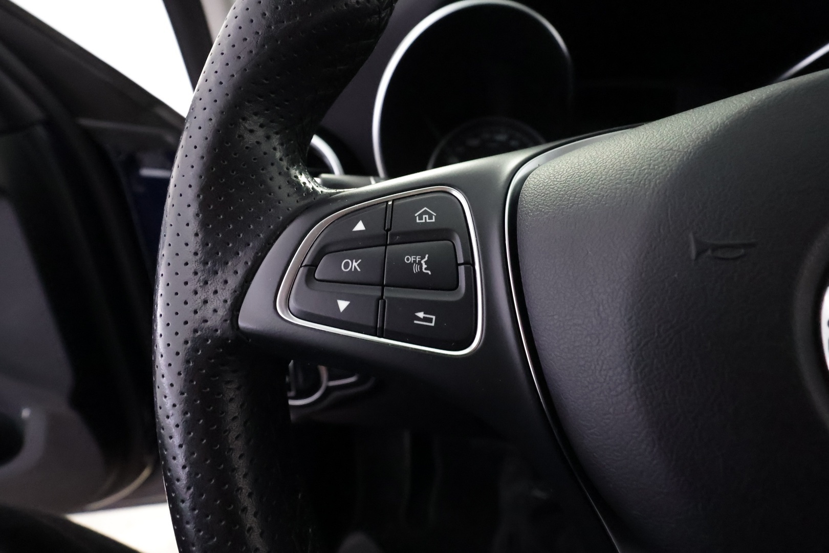 MERCEDES-BENZ C 2016