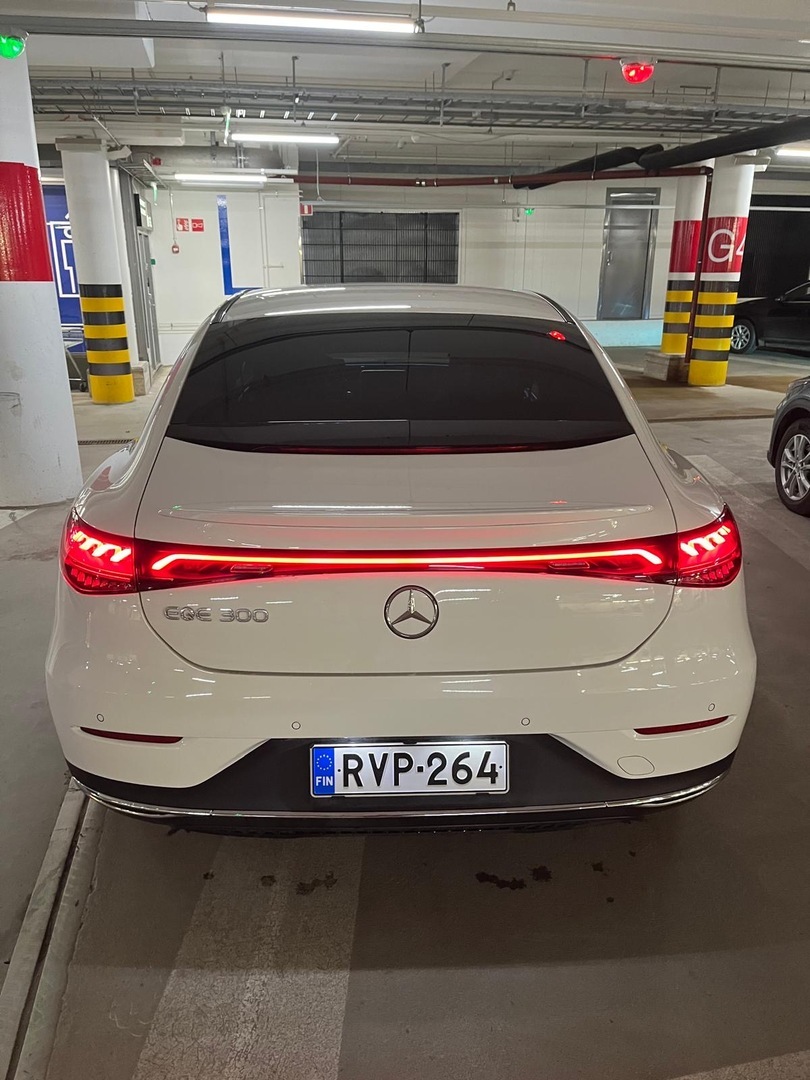 MERCEDES-BENZ EQE 2022