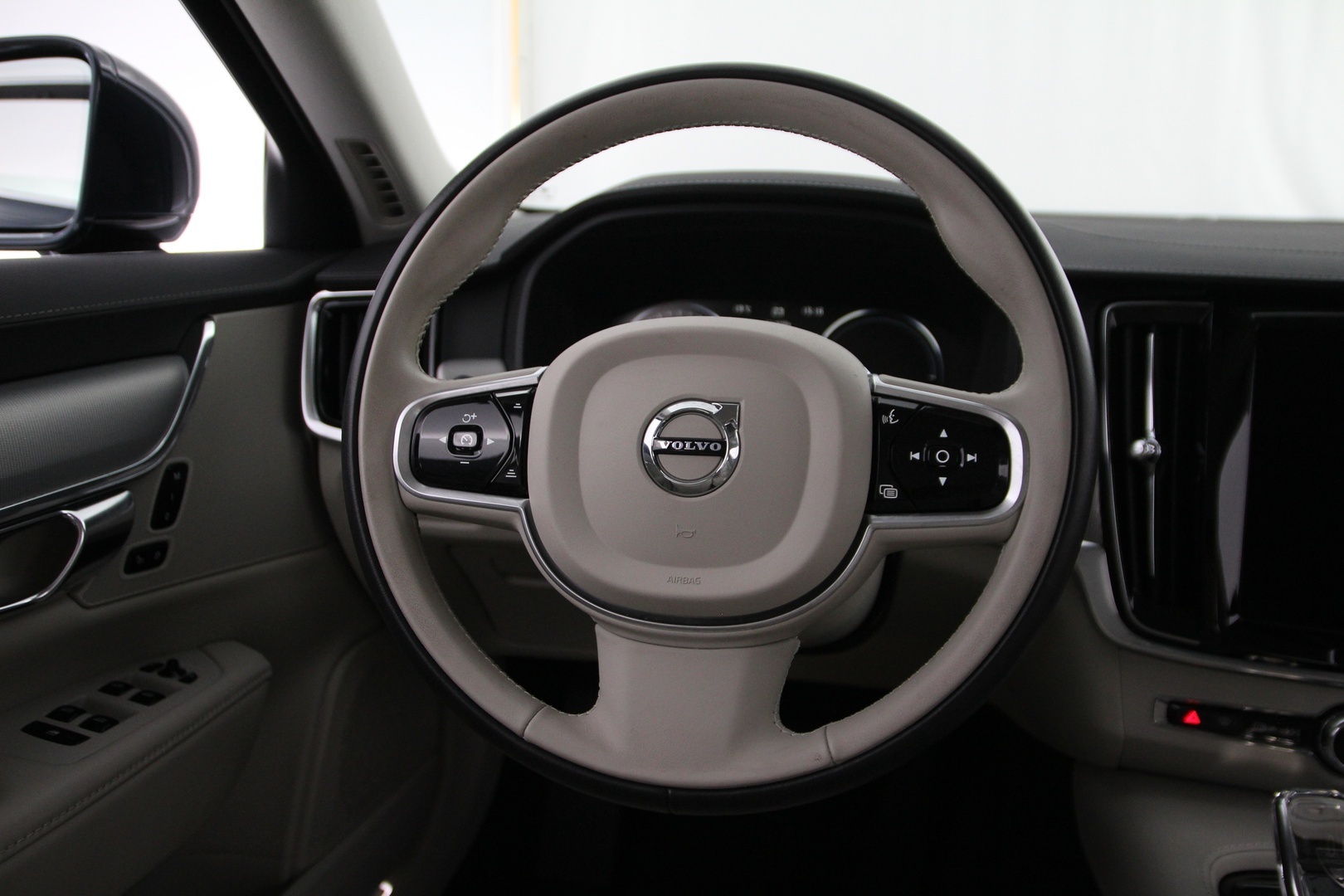 VOLVO V90 2020