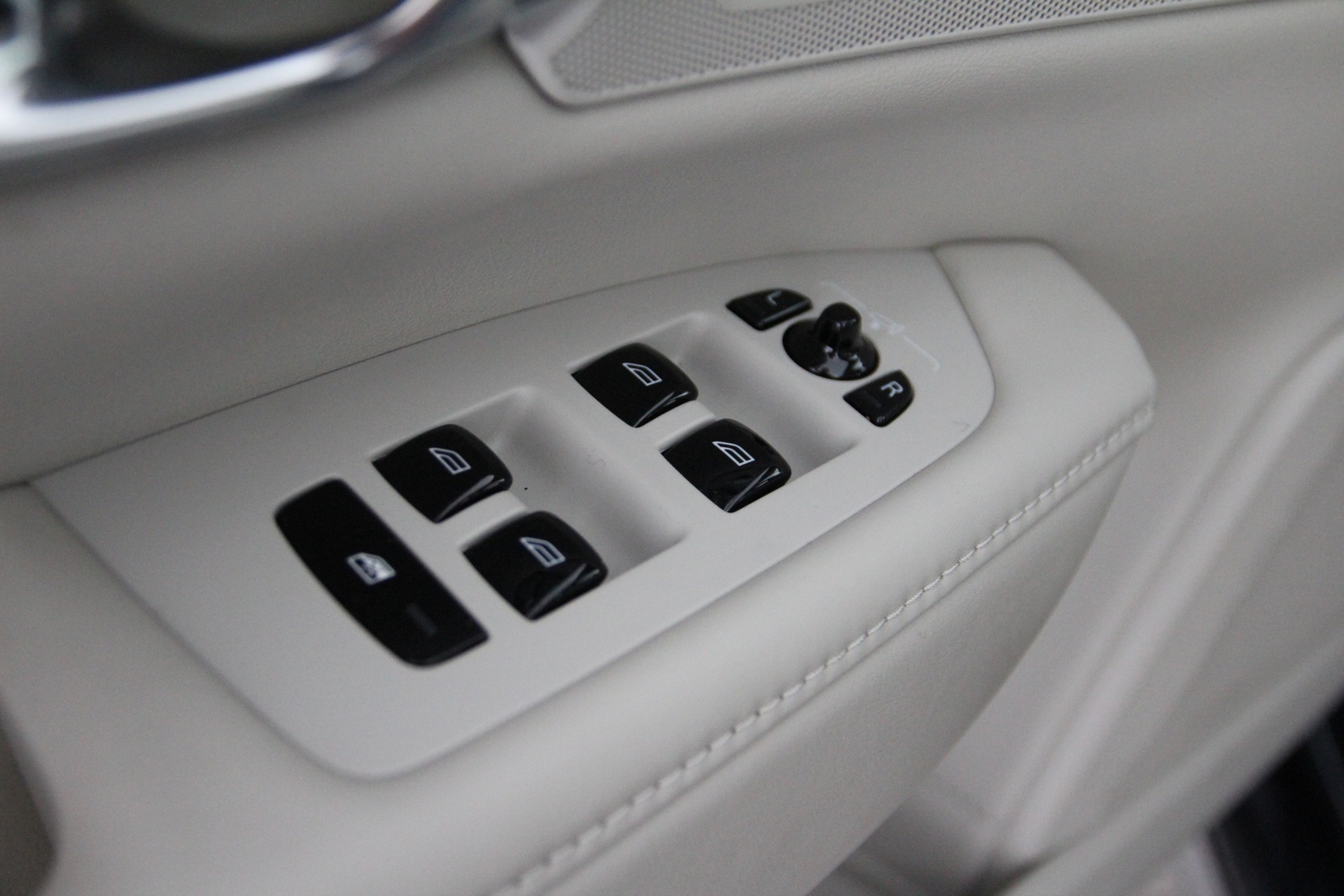 VOLVO V90 2020