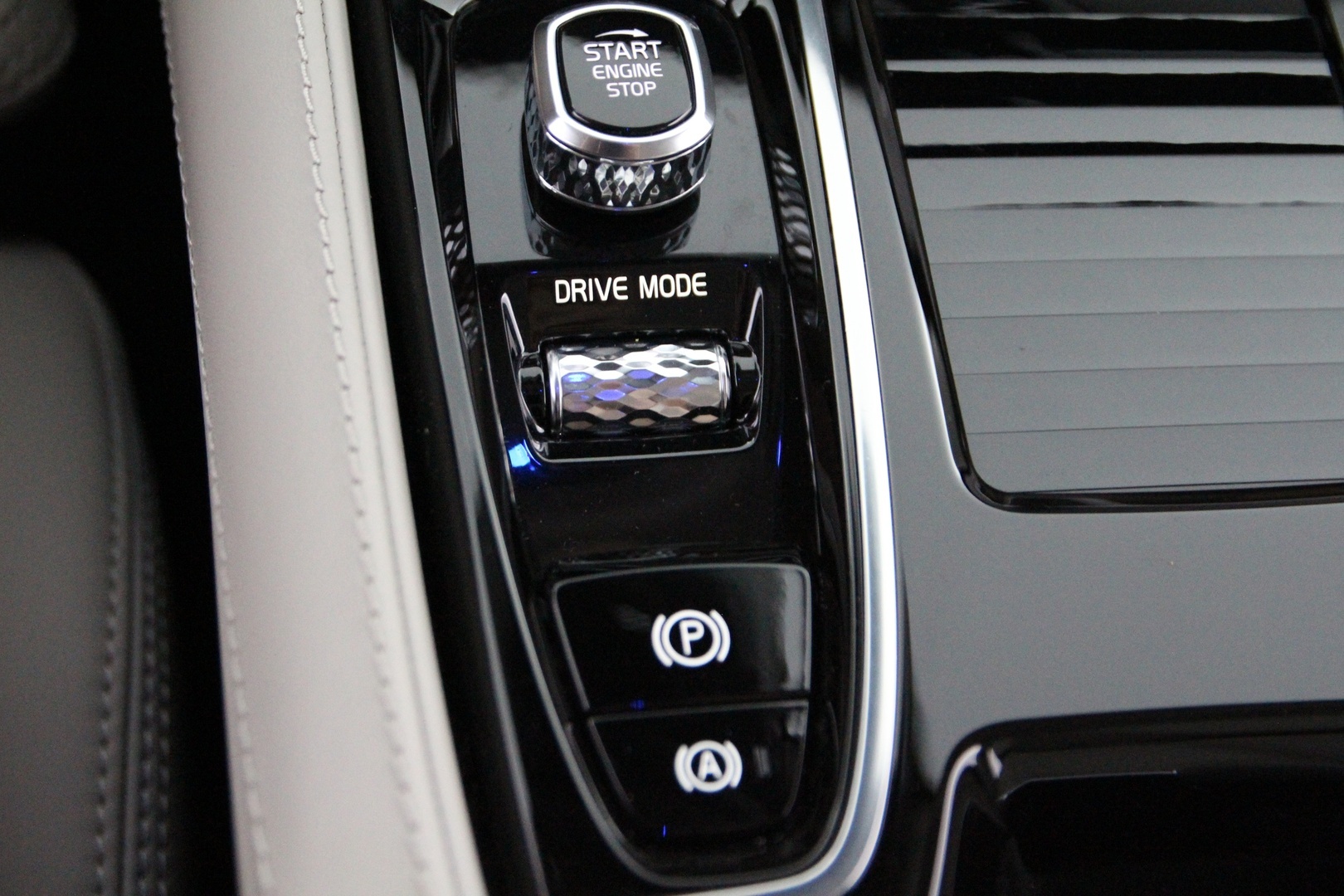 VOLVO V90 2020