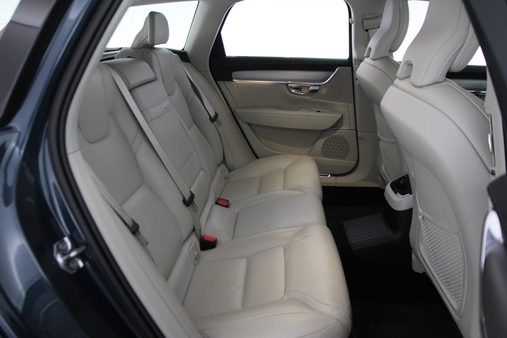 VOLVO V90 2020