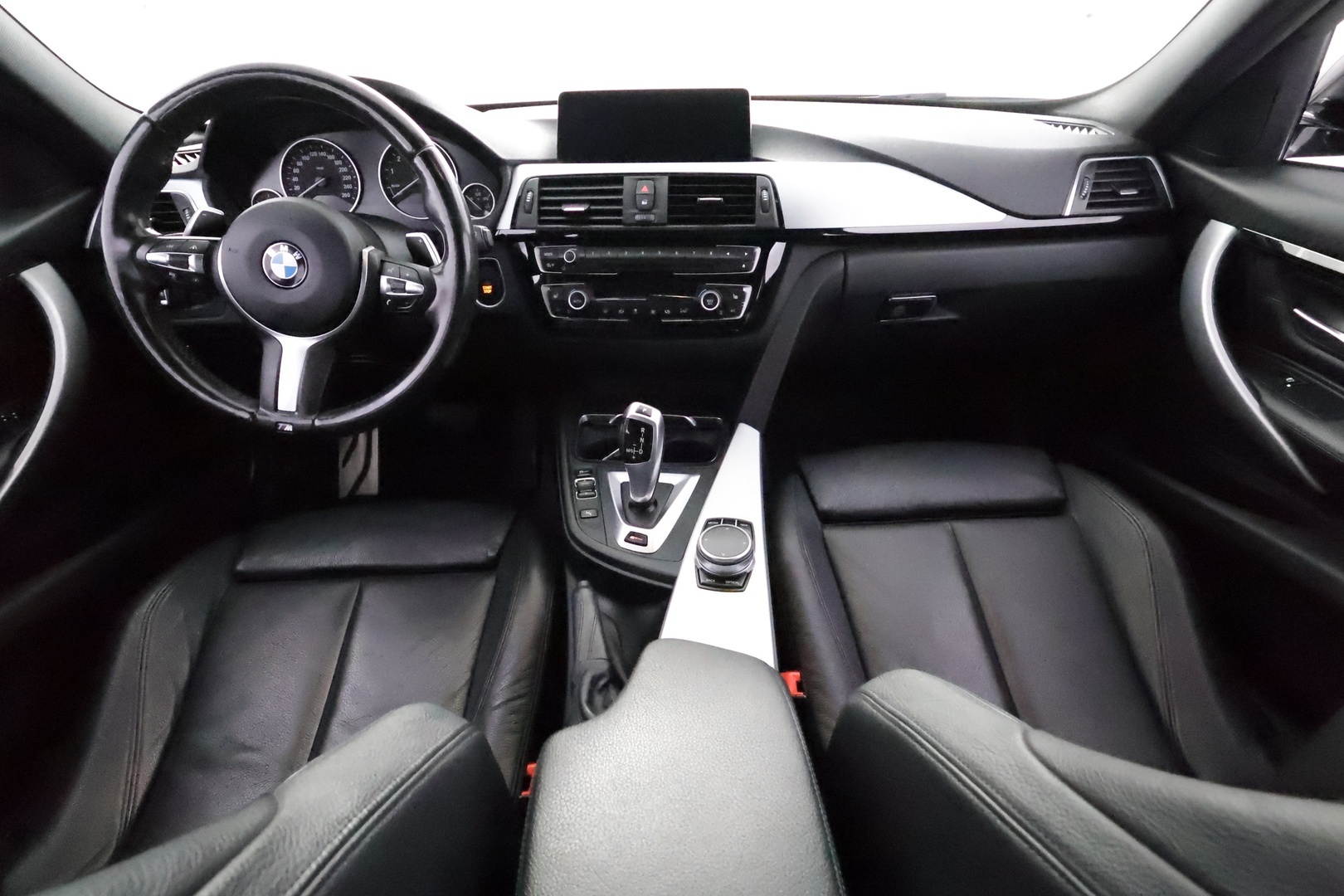 BMW 330 17