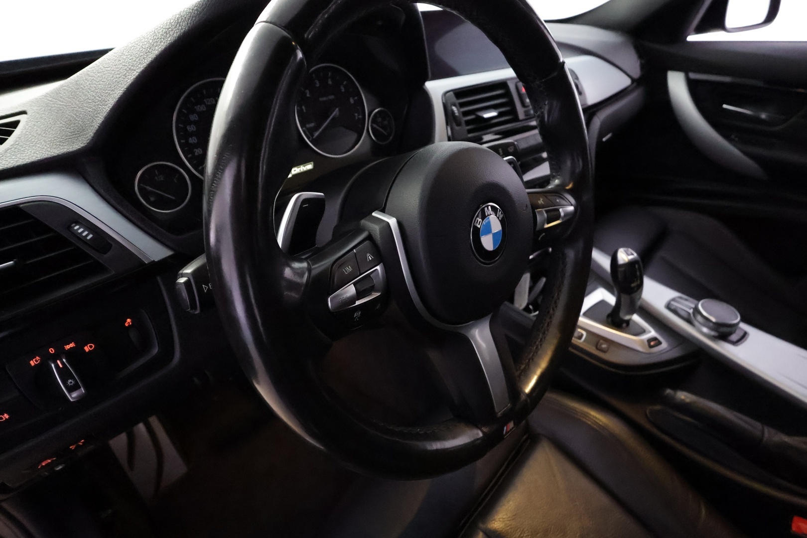 BMW 330 26