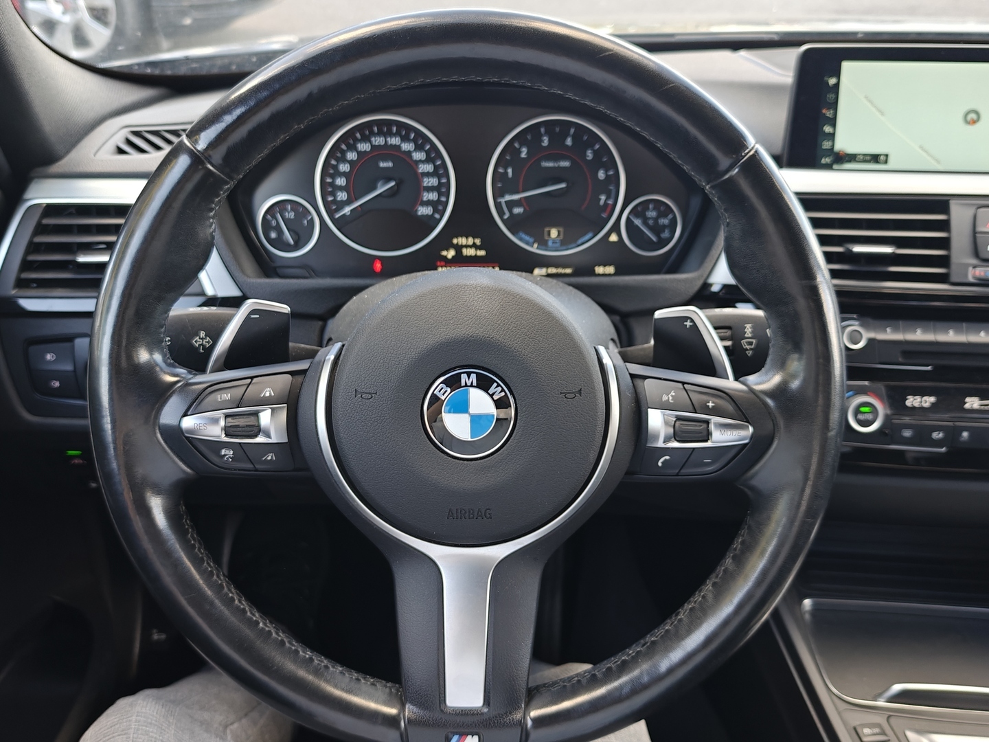 BMW 330 2017