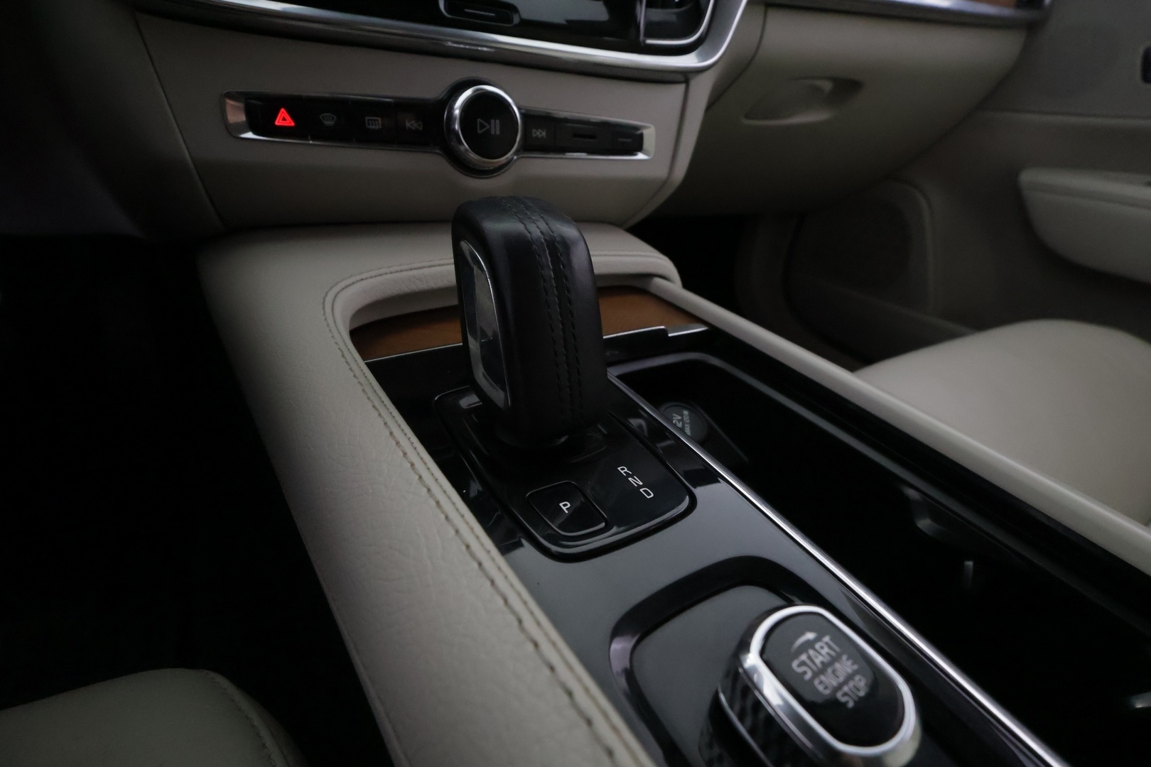 VOLVO V90 2021
