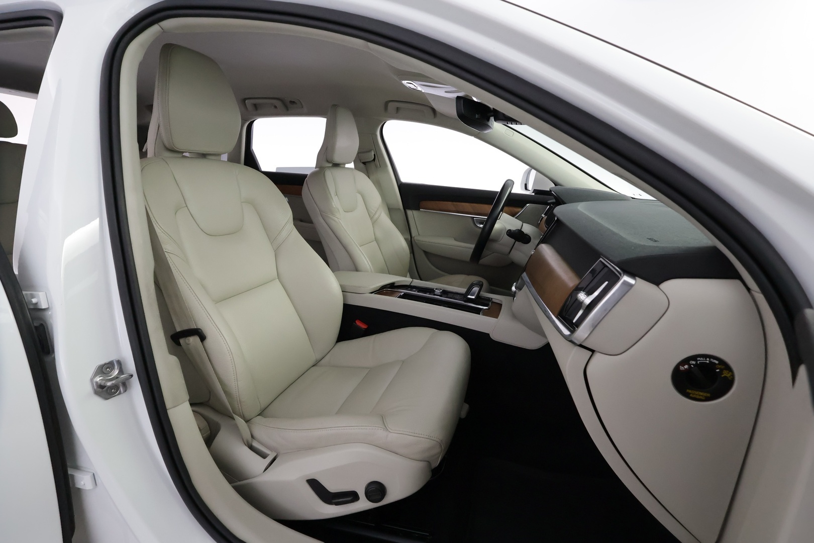 VOLVO V90 2021