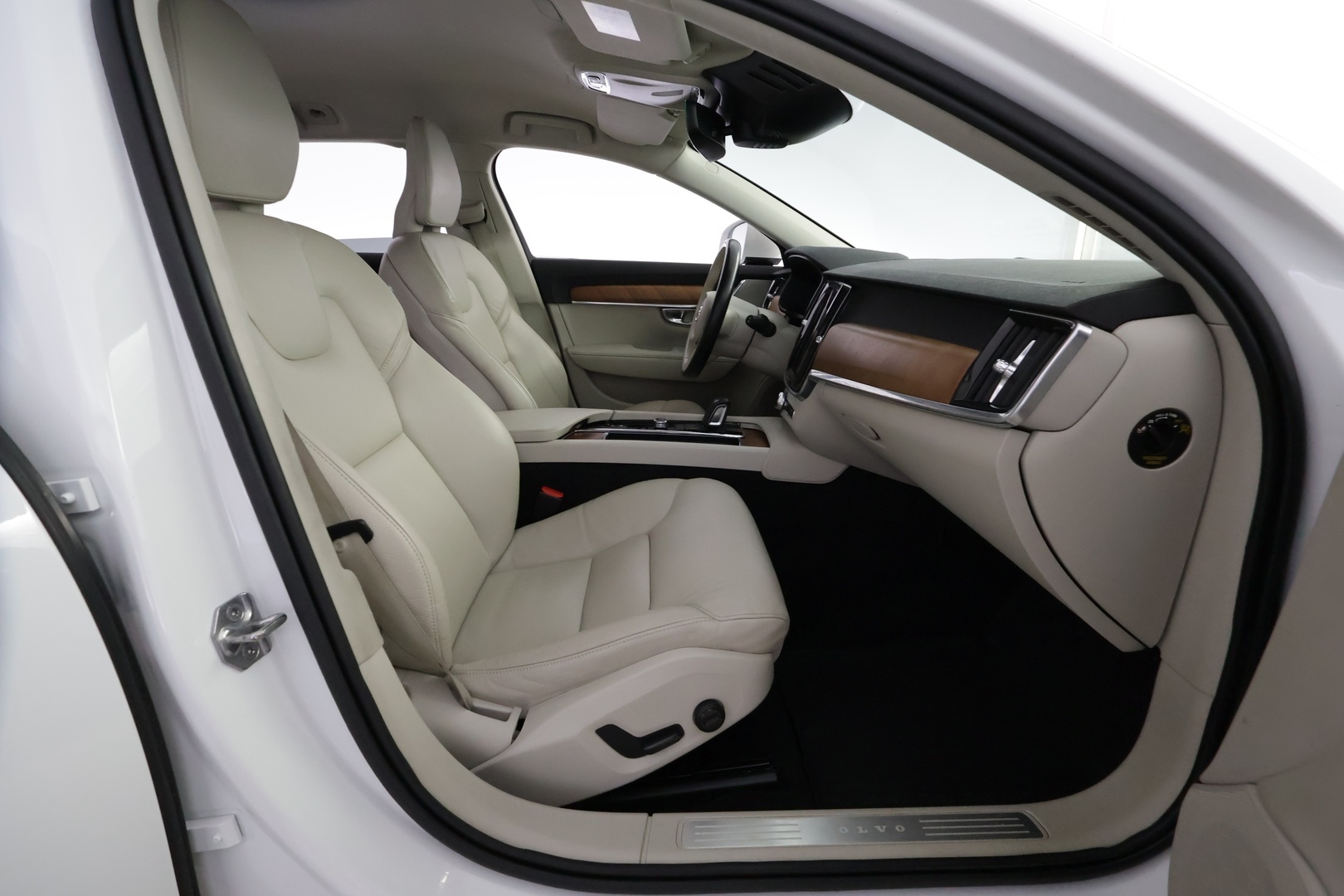 VOLVO V90 2021