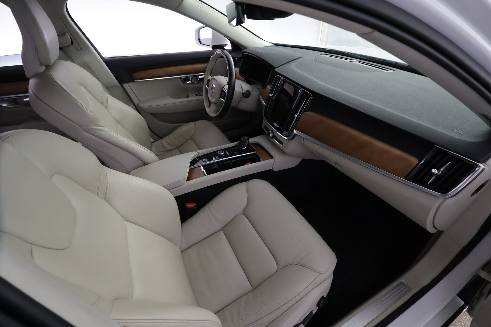 VOLVO V90 2021