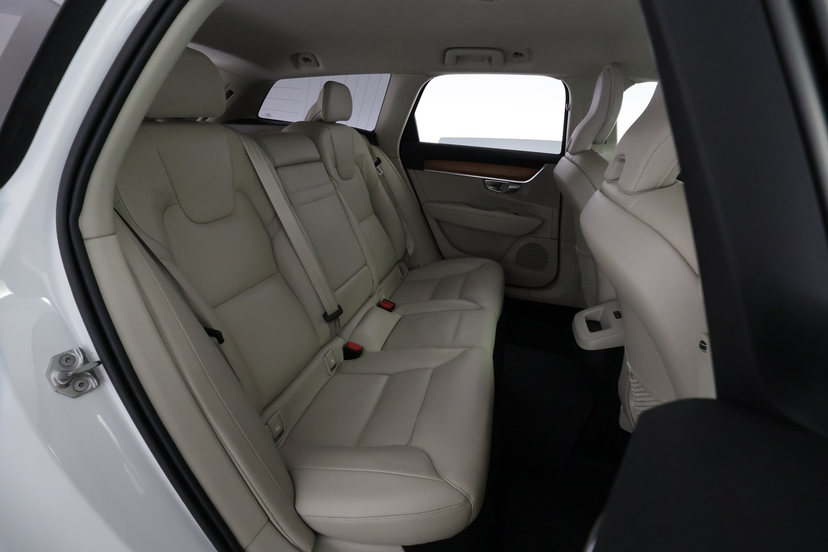 VOLVO V90 2021
