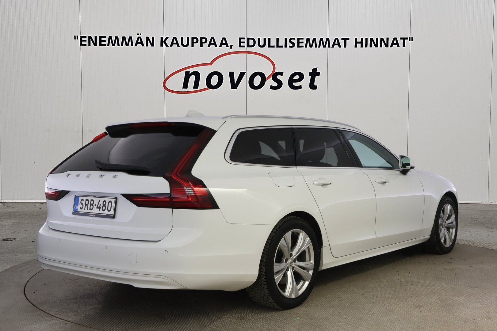 VOLVO V90 2021