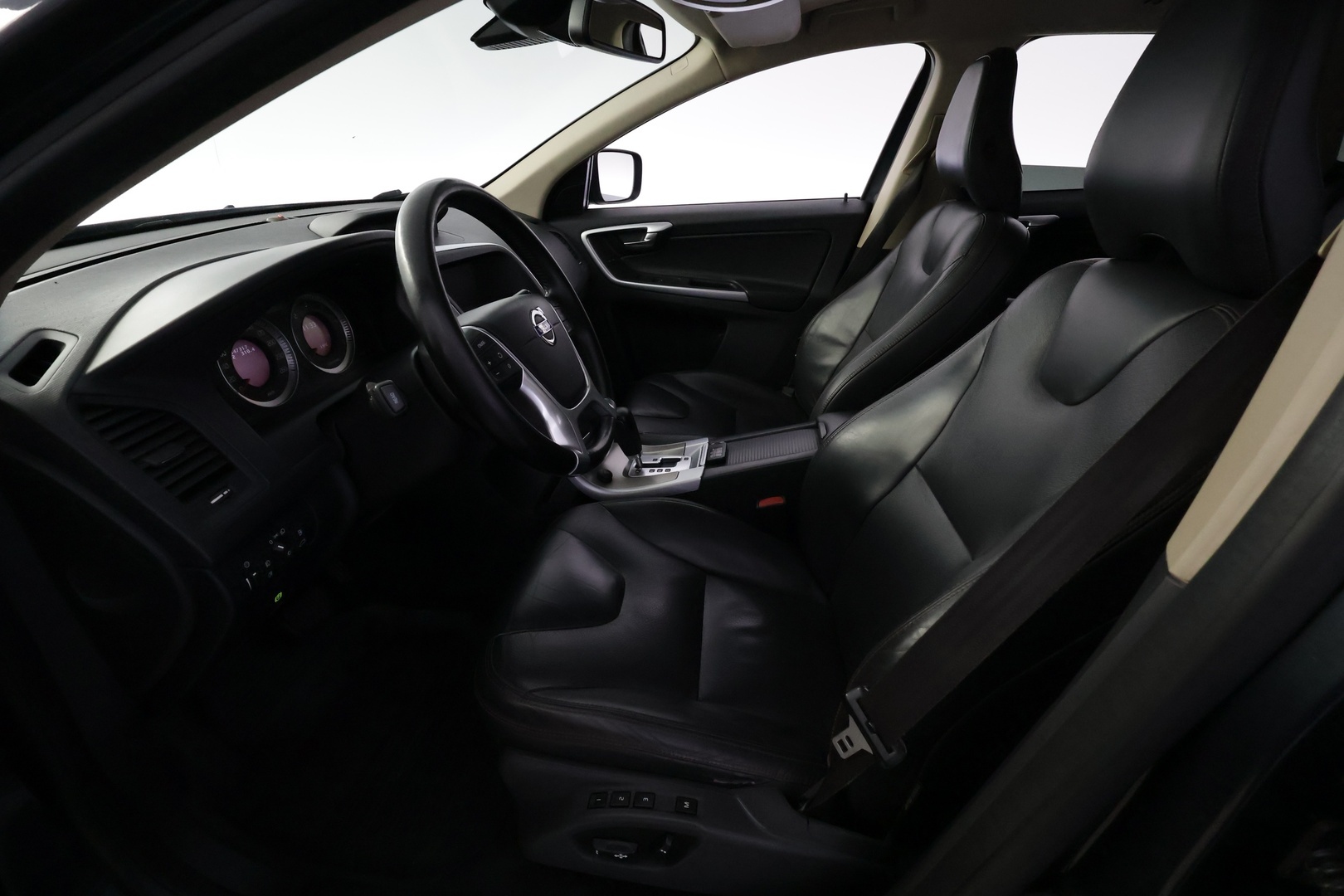 VOLVO XC60 2010