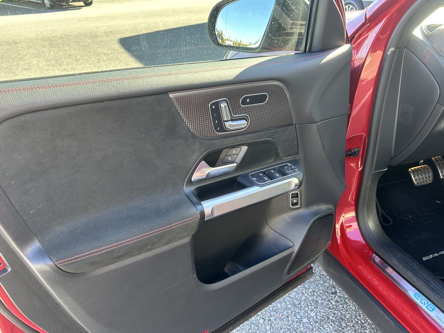 MERCEDES-BENZ EQB 2023
