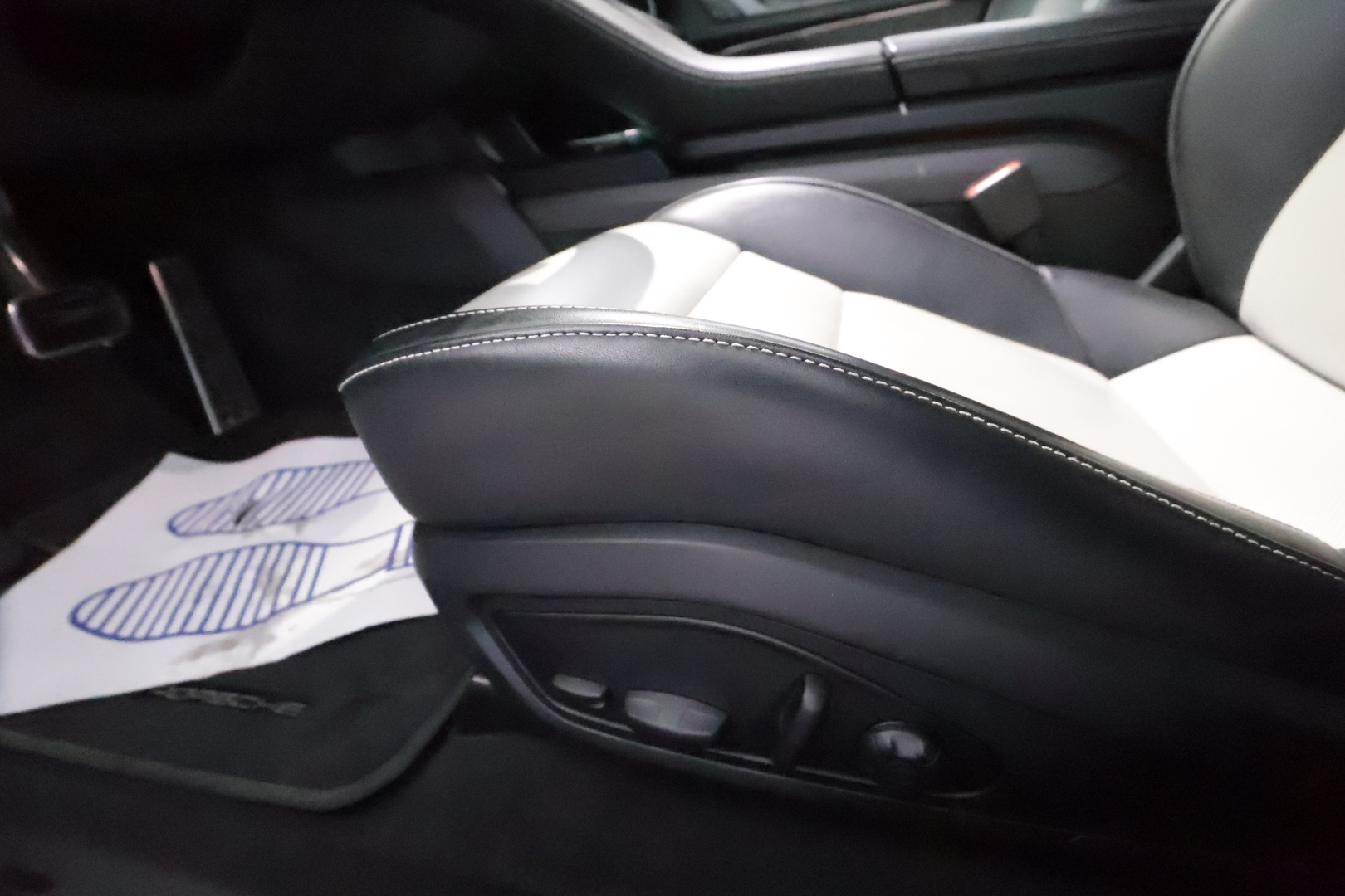 PORSCHE Taycan 2022