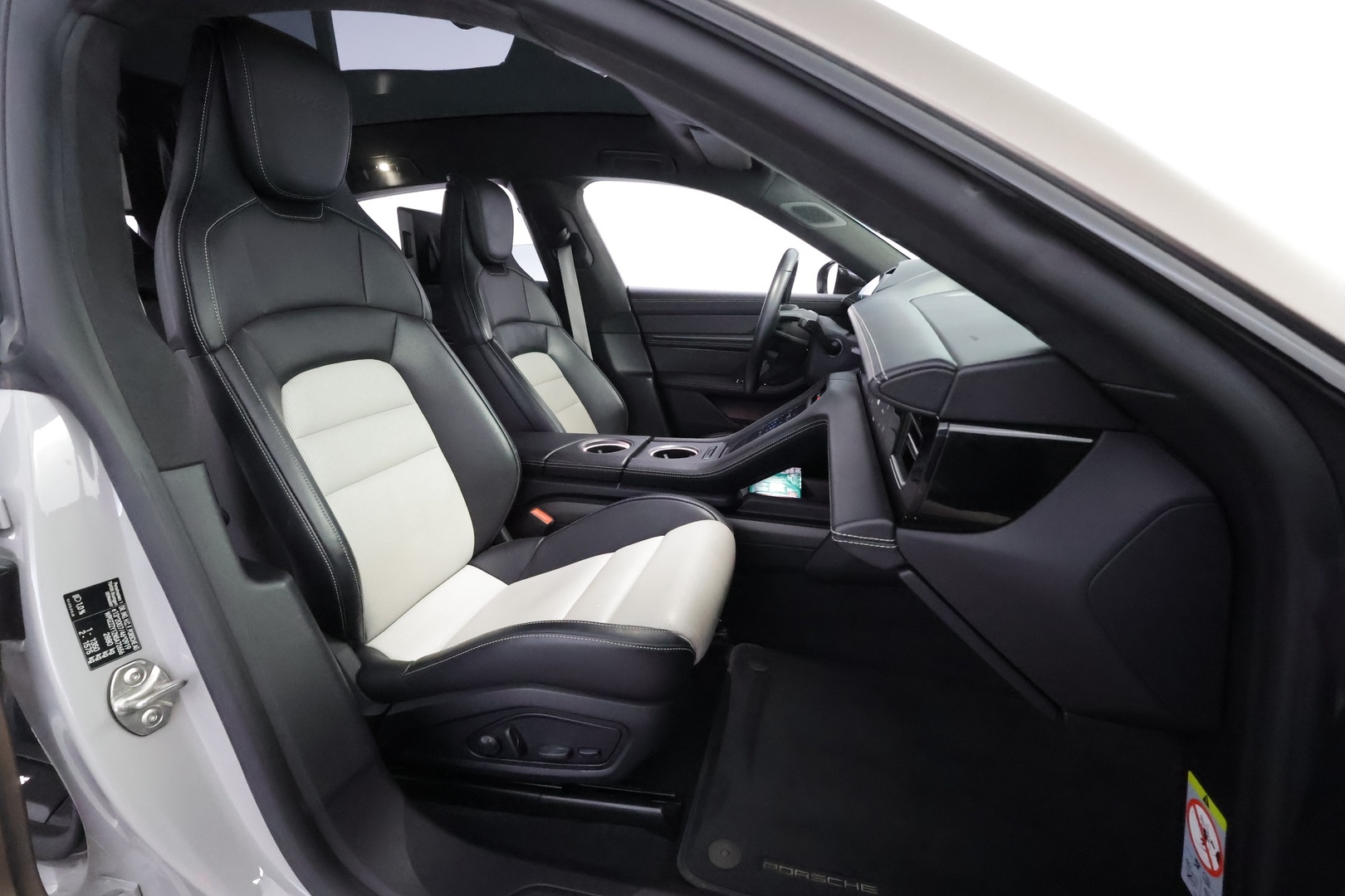 PORSCHE Taycan 2022