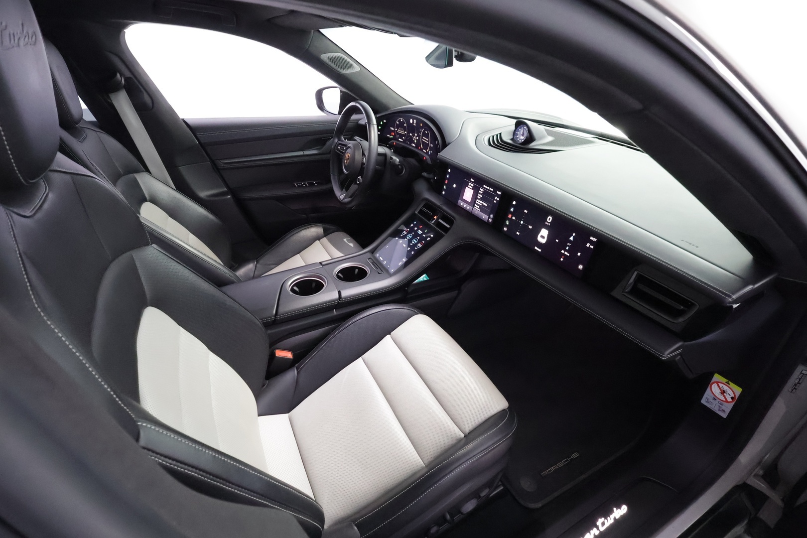 PORSCHE Taycan 2022