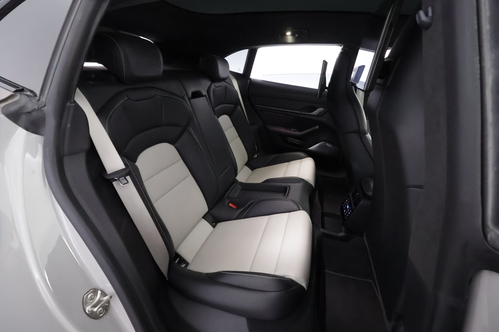 PORSCHE Taycan 2022