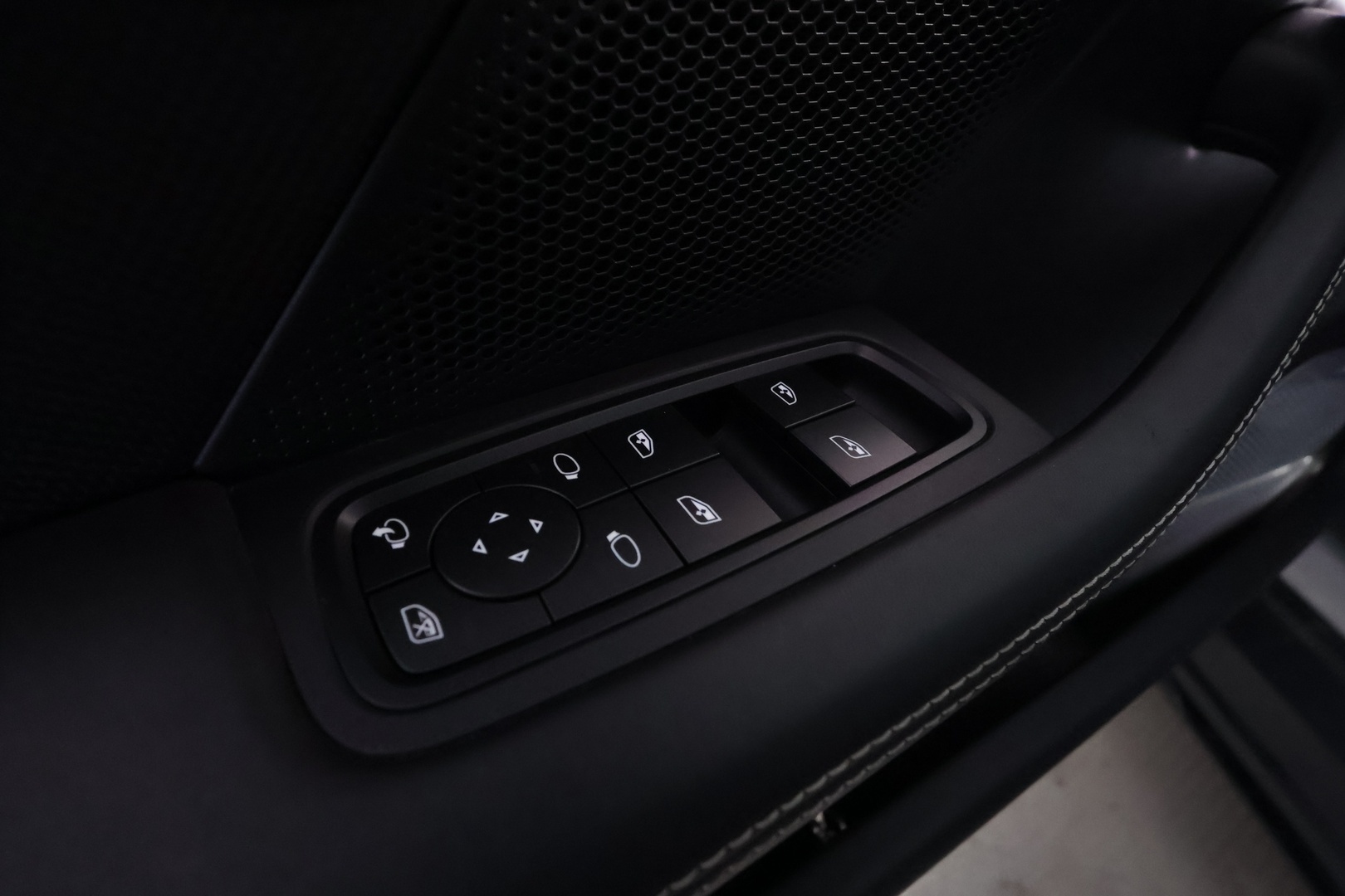 PORSCHE Taycan 2022