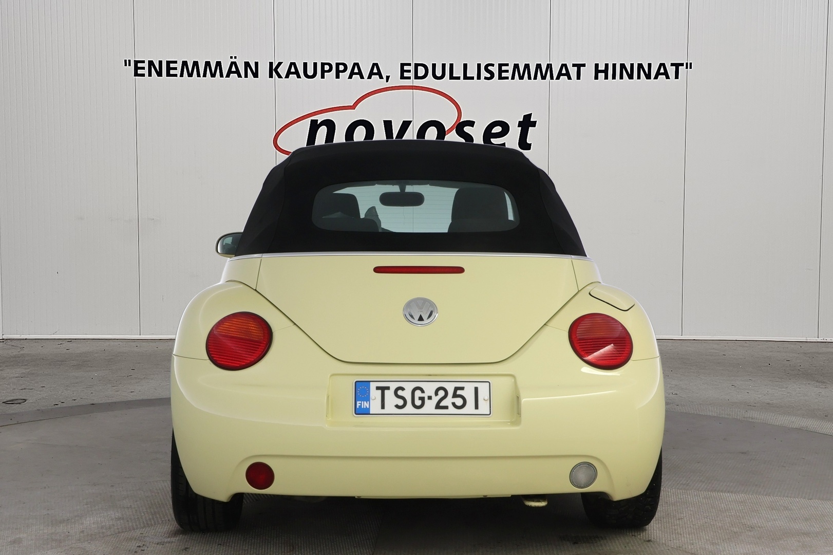 VOLKSWAGEN New Beetle 2004