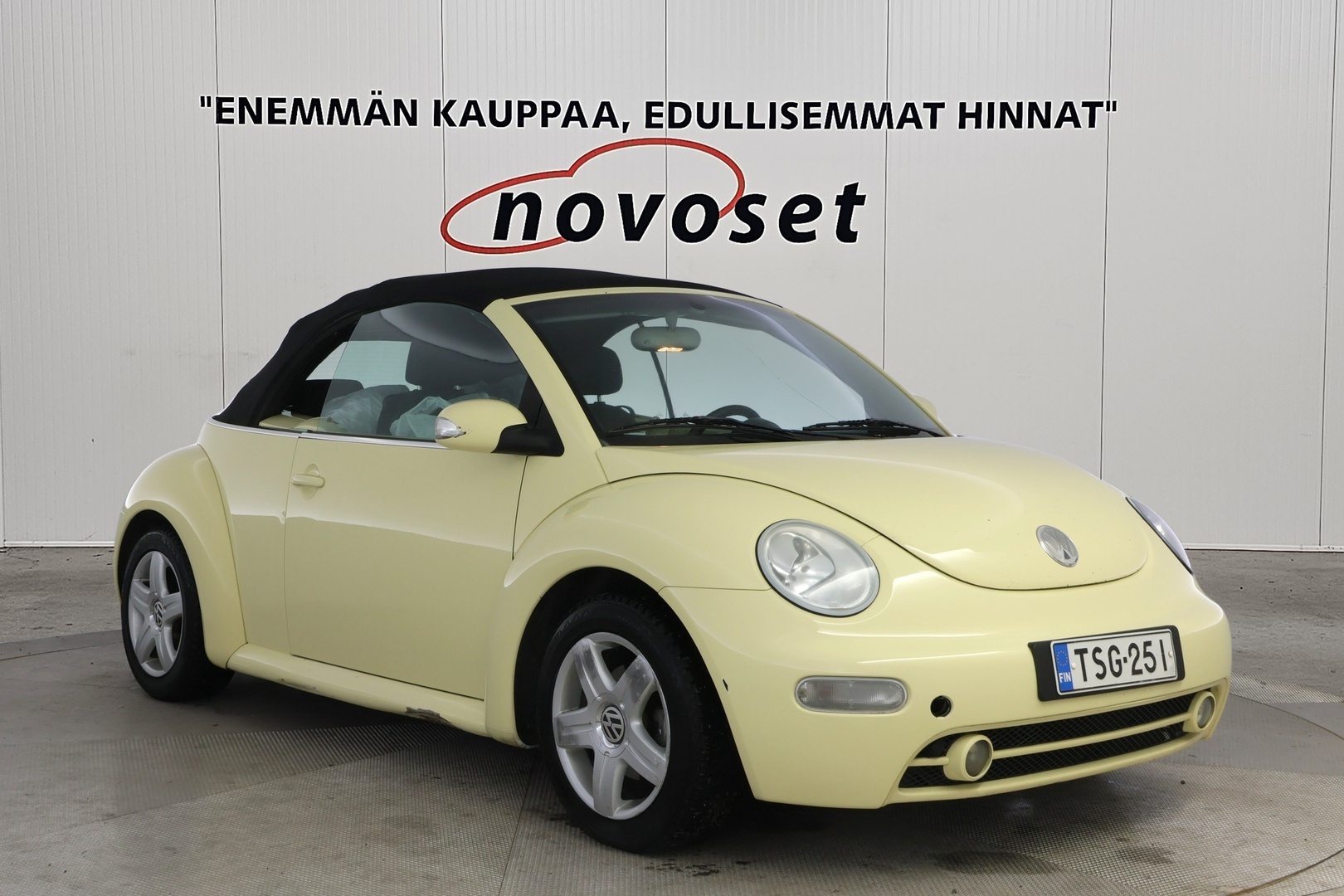 VOLKSWAGEN New Beetle 2004